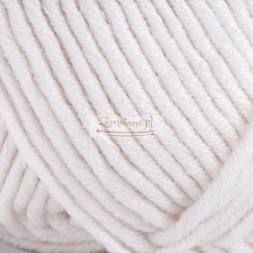 yarnart merino bulky 501 zoom.jpg