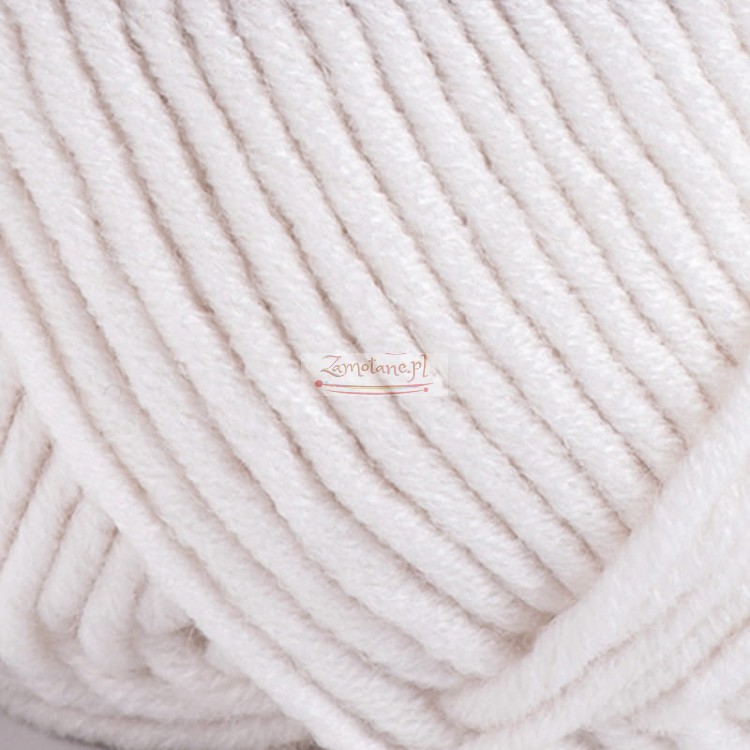 yarnart merino bulky 501 zoom.jpg